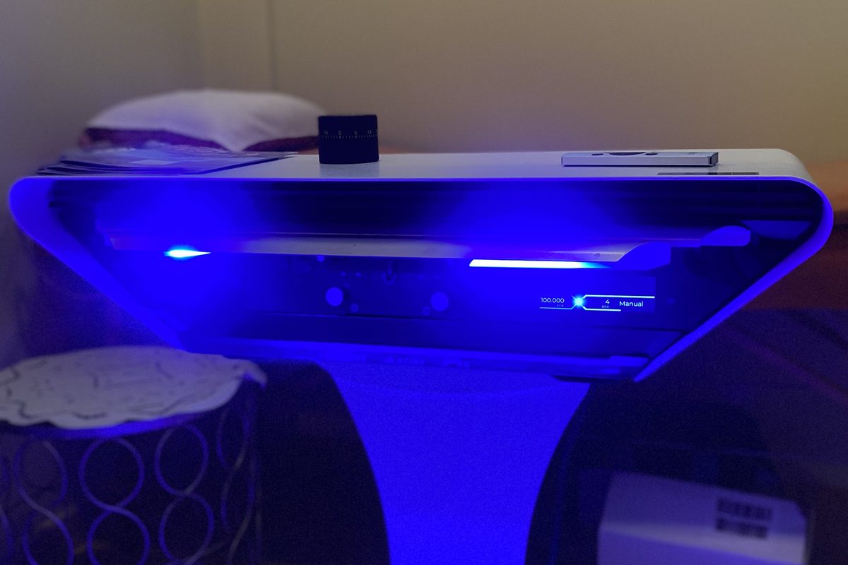 BIOW-Gerät im Sitzungsraum der Wellness Oase